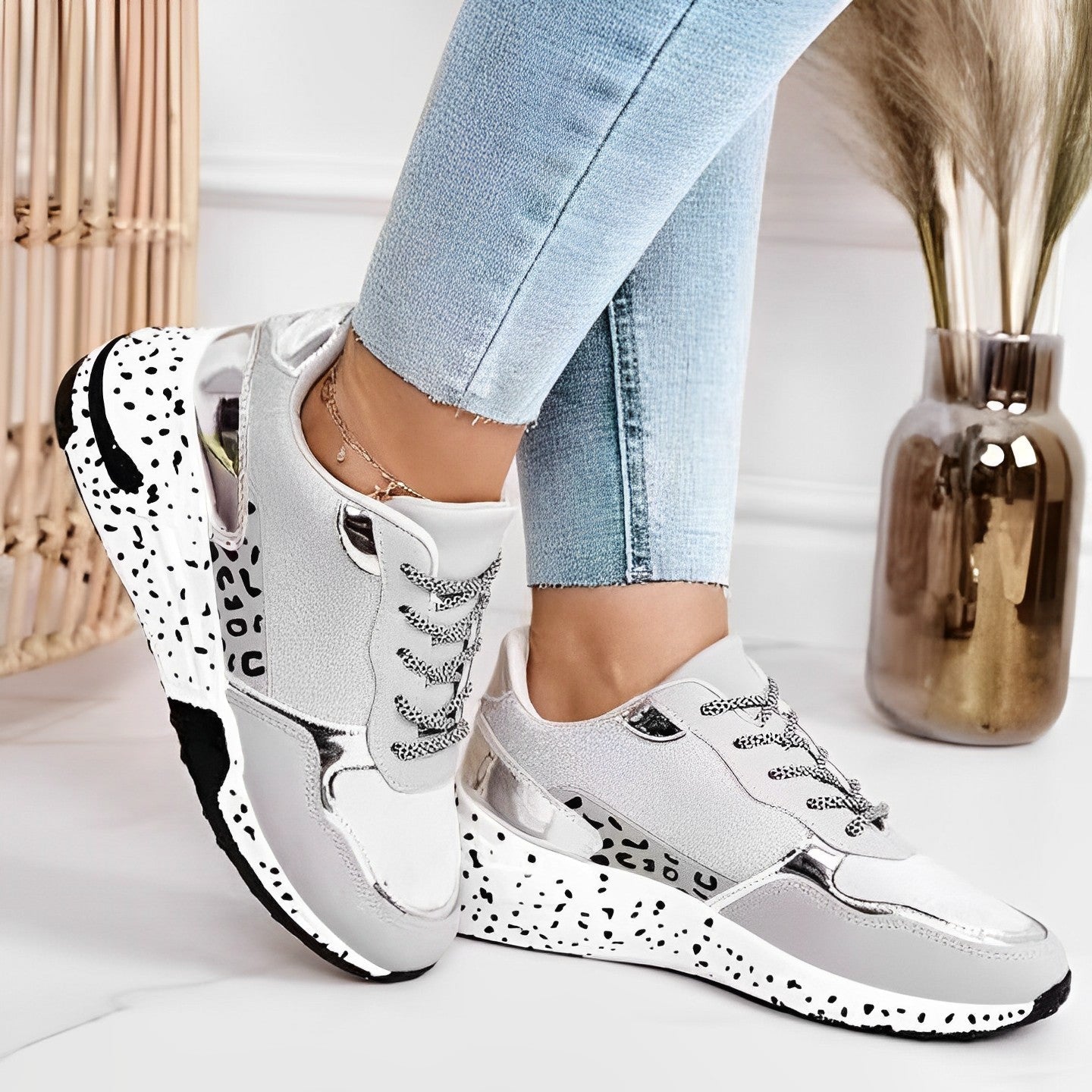 Anna | Orthopädische Sneaker mit Schnürung und dicker Sohle