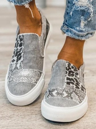 Darina | Damen Slip-On Sneaker mit Patch Muster und dicker Sohle