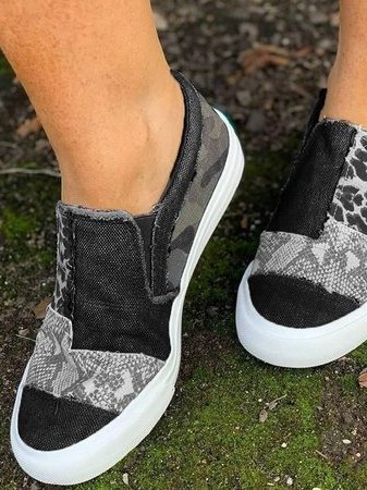 Darina | Damen Slip-On Sneaker mit Patch Muster und dicker Sohle
