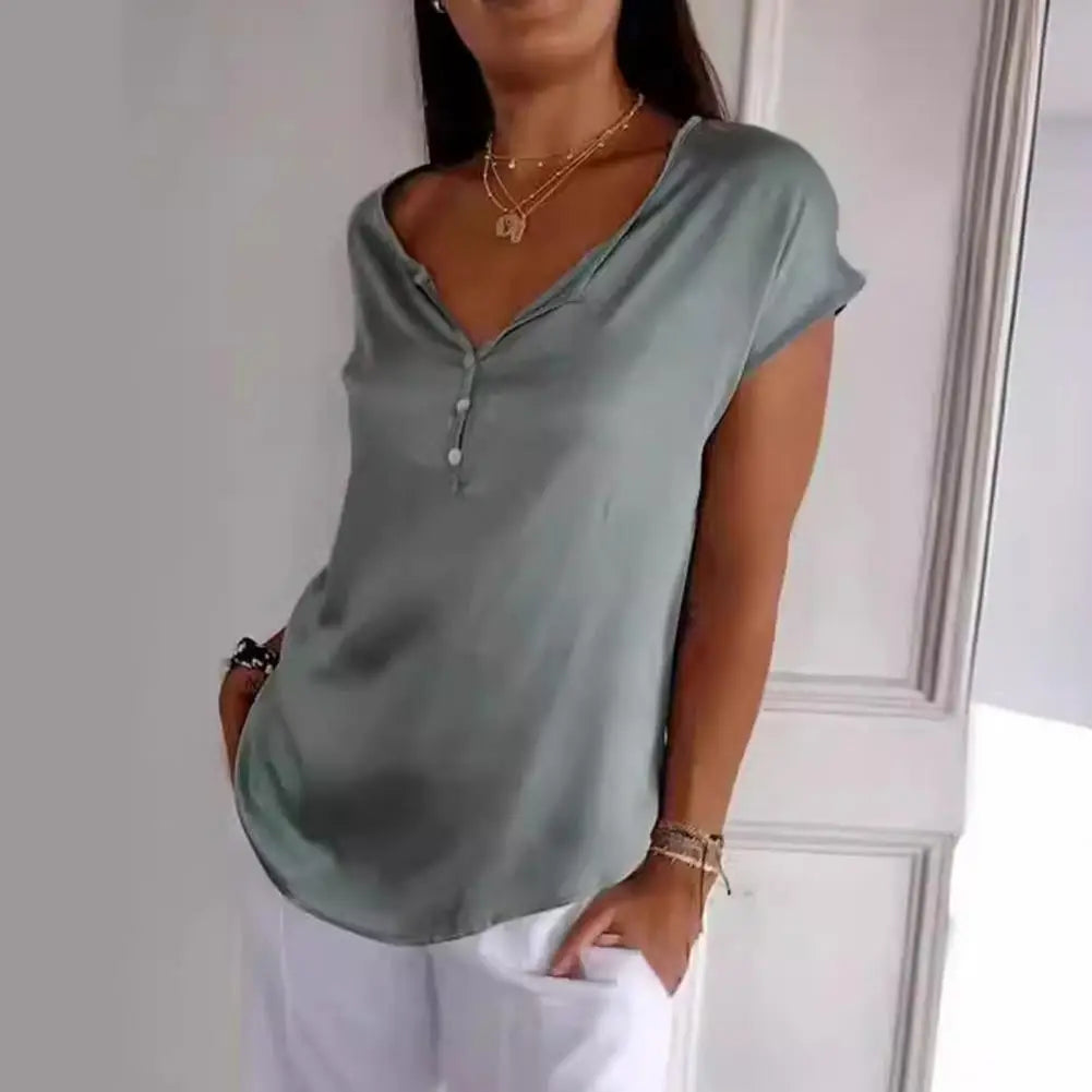 Marie | Elegant top with V-neck and button placket