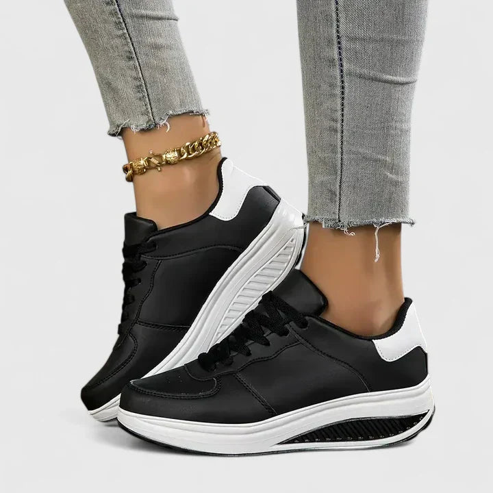 Kora | orthopädische Sneaker mit Schnürung und dicker Sohle