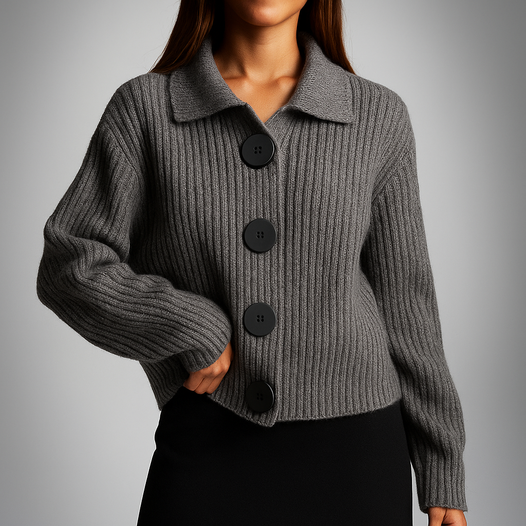 Christina | Damen Oversized-Strickjacke mit großen Knöpfen