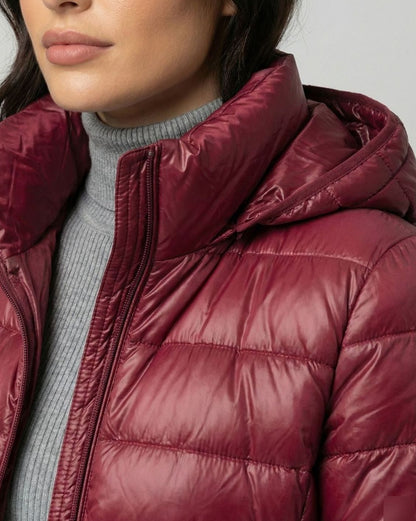 Sophia | Damen ultraleichte Daunenjacke mit Kapuze