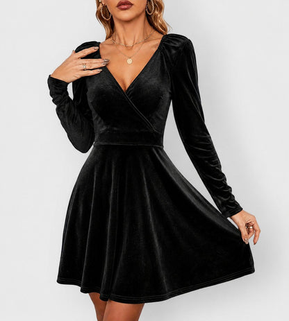 Lynn | Damen Samt-Skaterkleid mit langen Ärmeln und V-Ausschnitt