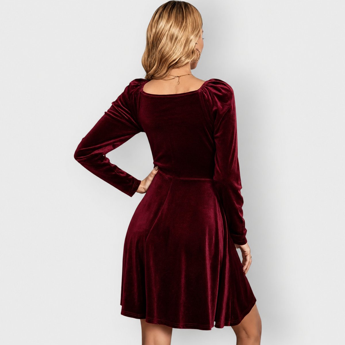 Lynn | Damen Samt-Skaterkleid mit langen Ärmeln und V-Ausschnitt