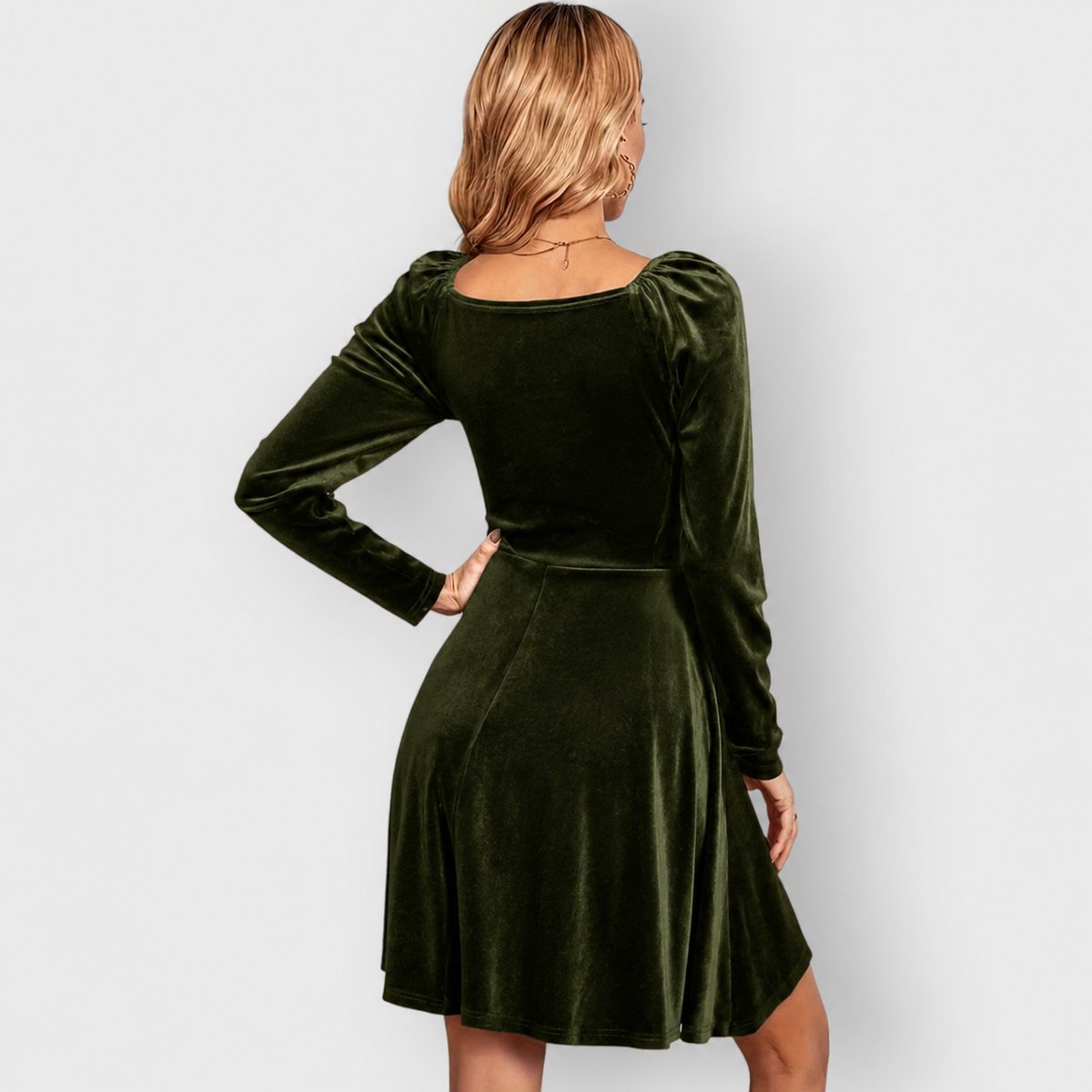 Lynn | Damen Samt-Skaterkleid mit langen Ärmeln und V-Ausschnitt